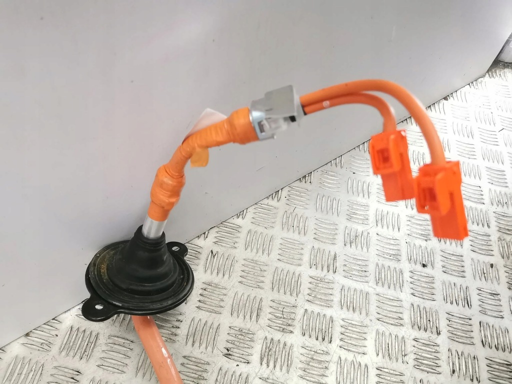 фото №14, Toyota corolla e210 e21 2022 минус / клемма / шланг аккумулятор