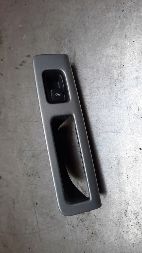 фото №1, Перемикач вікон volvo v50 лівий задня 8663813