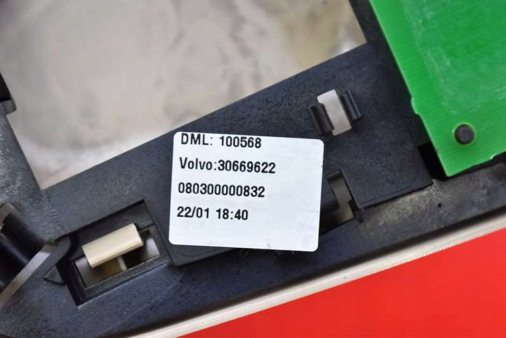 фото №8, Лампа освещение салона перед 30669622 volvo s60 1 i lift 04-09