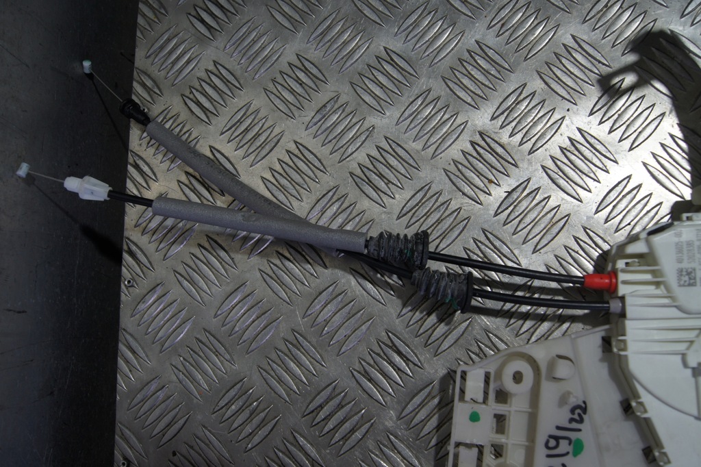 фото №4, Jeep оригінальний номер 52028385 замок двері