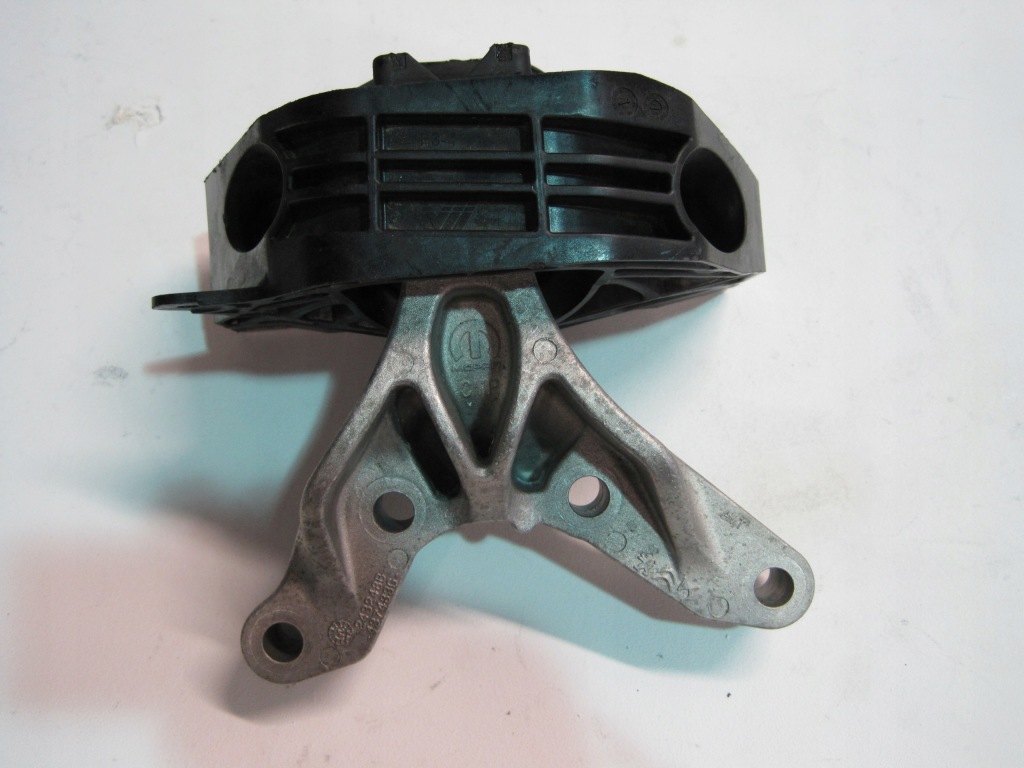 фото №1, Кронштейн кронштейн peugeot 208 1,2thp 243248b