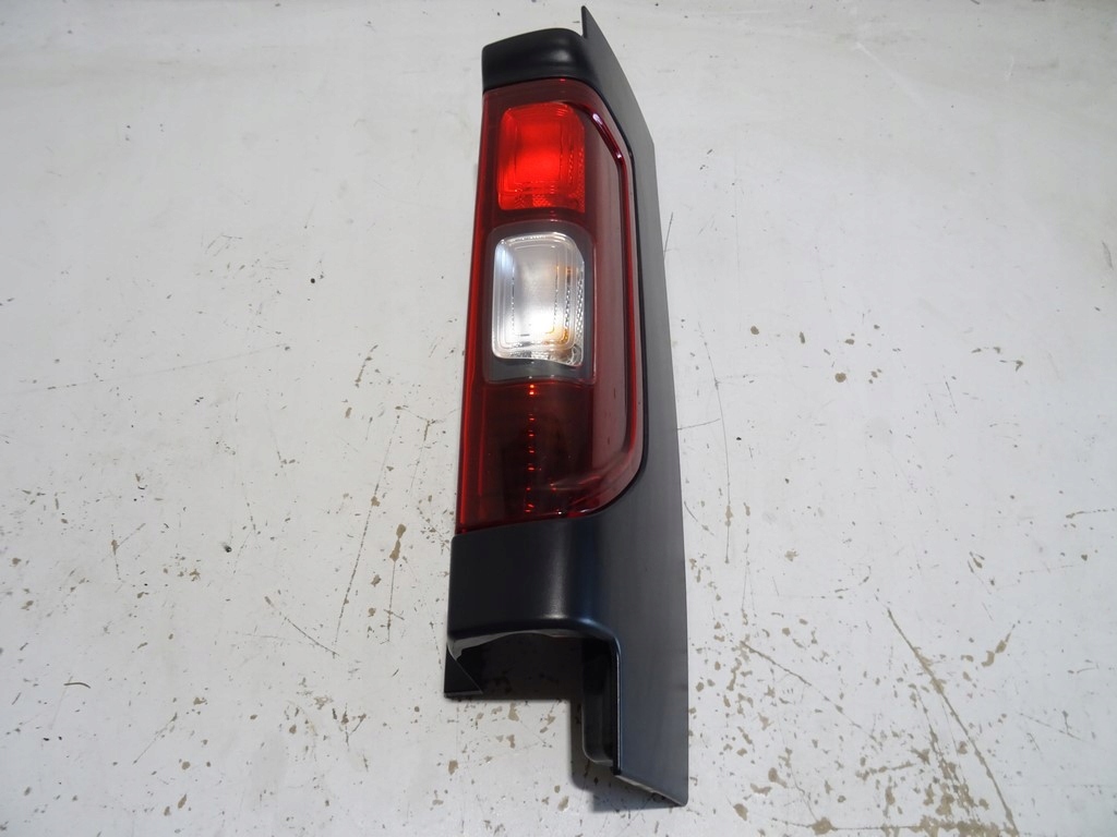 фото №1, Renault trafic лампа правая задняя 265504656r