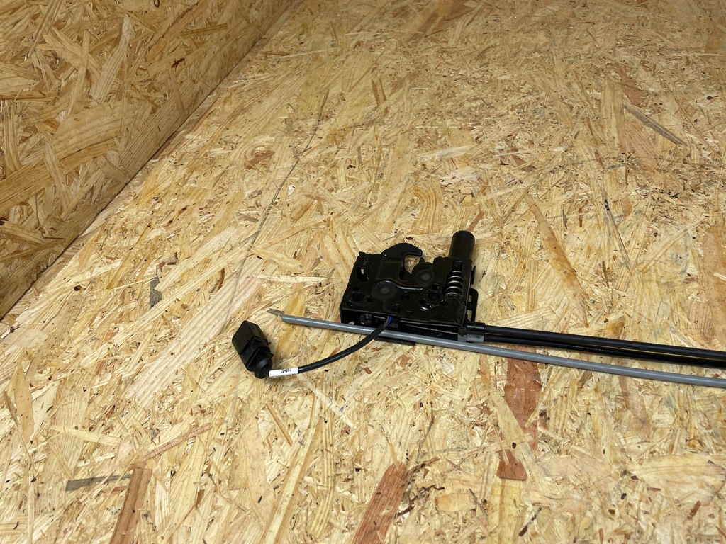 фото №10, Замок крепление засов капот комплект левый правый vw t-cross 8s0823509 2gm823535