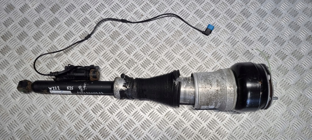 фото №1, Mercedes w222 амортизатор амортизатор правый задняя задний a2223200413