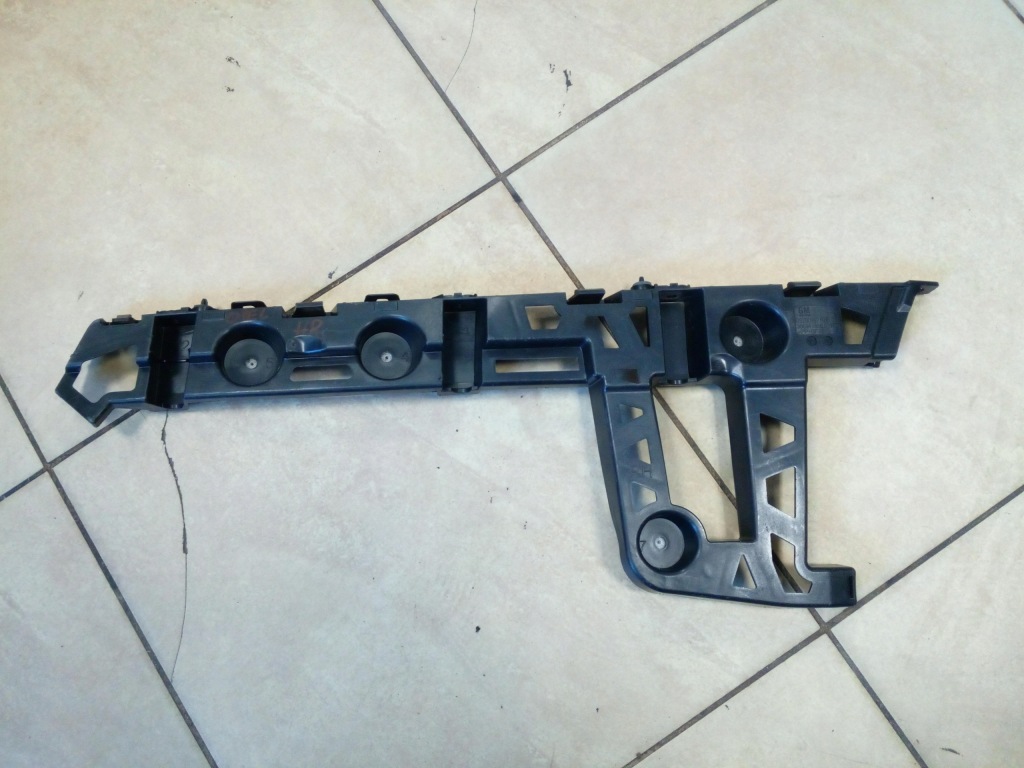 фото №1, Напрямна бампера opel insignia b kombi задня oryg.