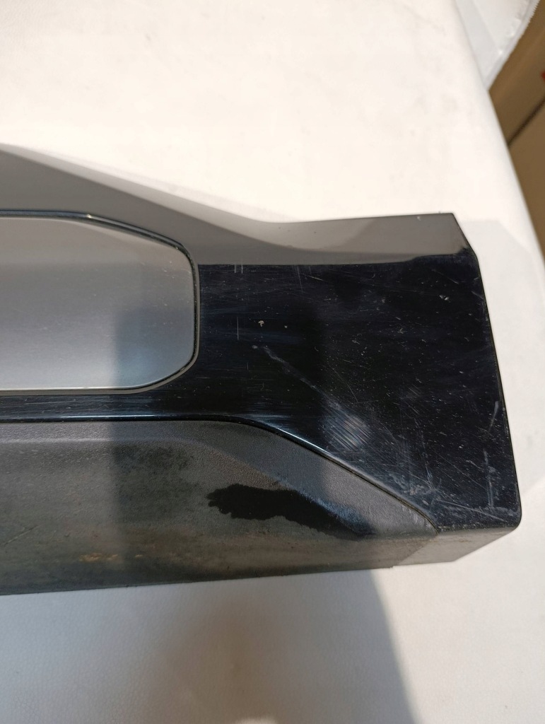 Молдинг дверь передняя правая kia ev9 gt line 23- 87724-do300 в Украине