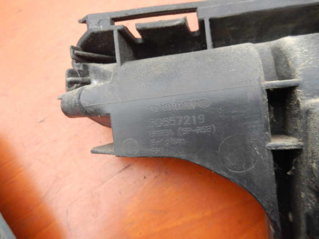 фото №10, Направляющая кронштейн направляющие бампера задняя volvo c30