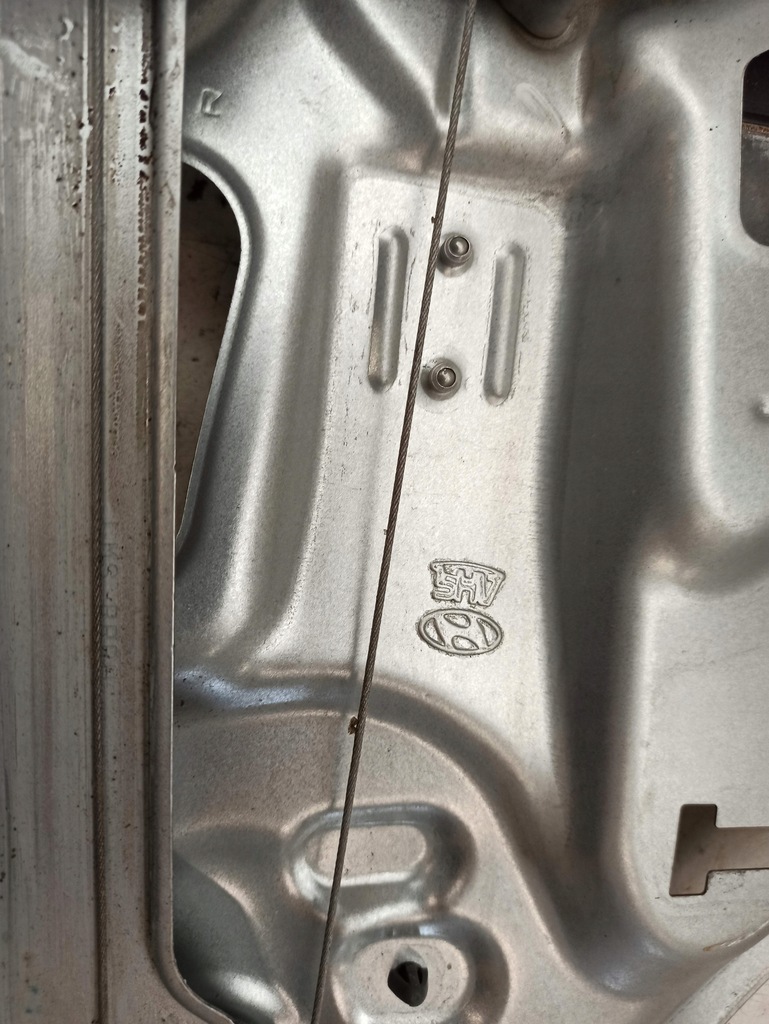 фото №11, Hyundai ix35 подъемник задняя правый 814202y010