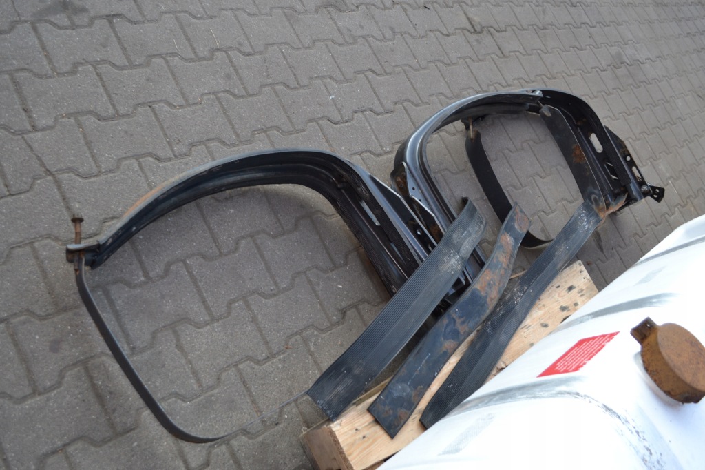 Купити Бак пального mercedes actros mp4 660l a9604703501 mega lowdeck + лавка