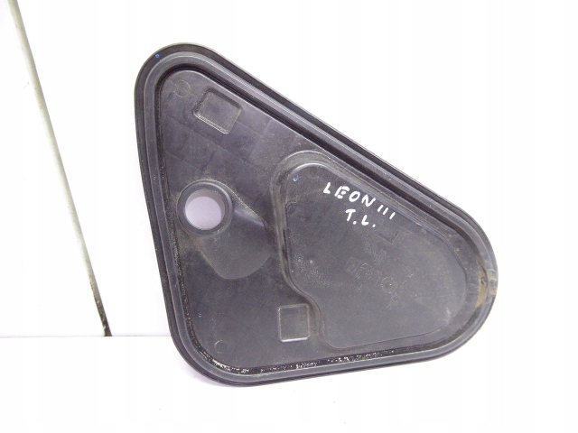 фото №1, Leon iii 12- заглушка защита дверь задняя левая 5d