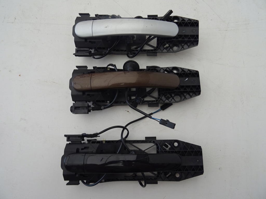 фото №1, Vw beetle 5c ручка дверь правая комплектная кронштейн