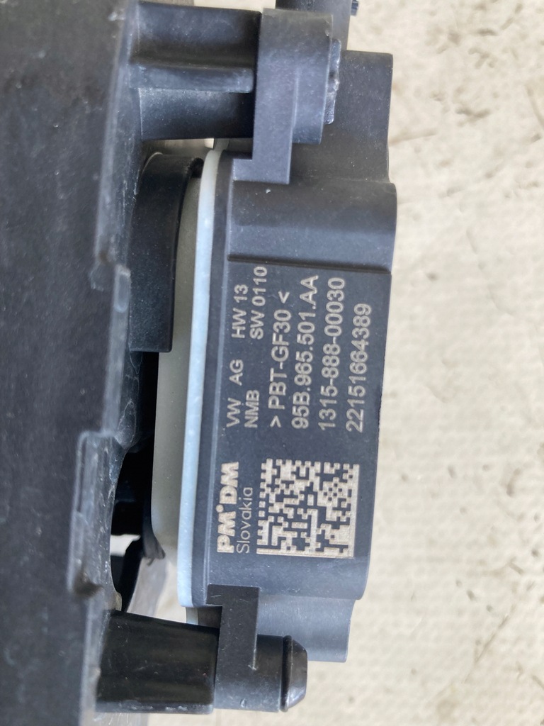 фото №8, Porsche taycan audi e tron gt решітка жалюзі ліва 9j1121753d