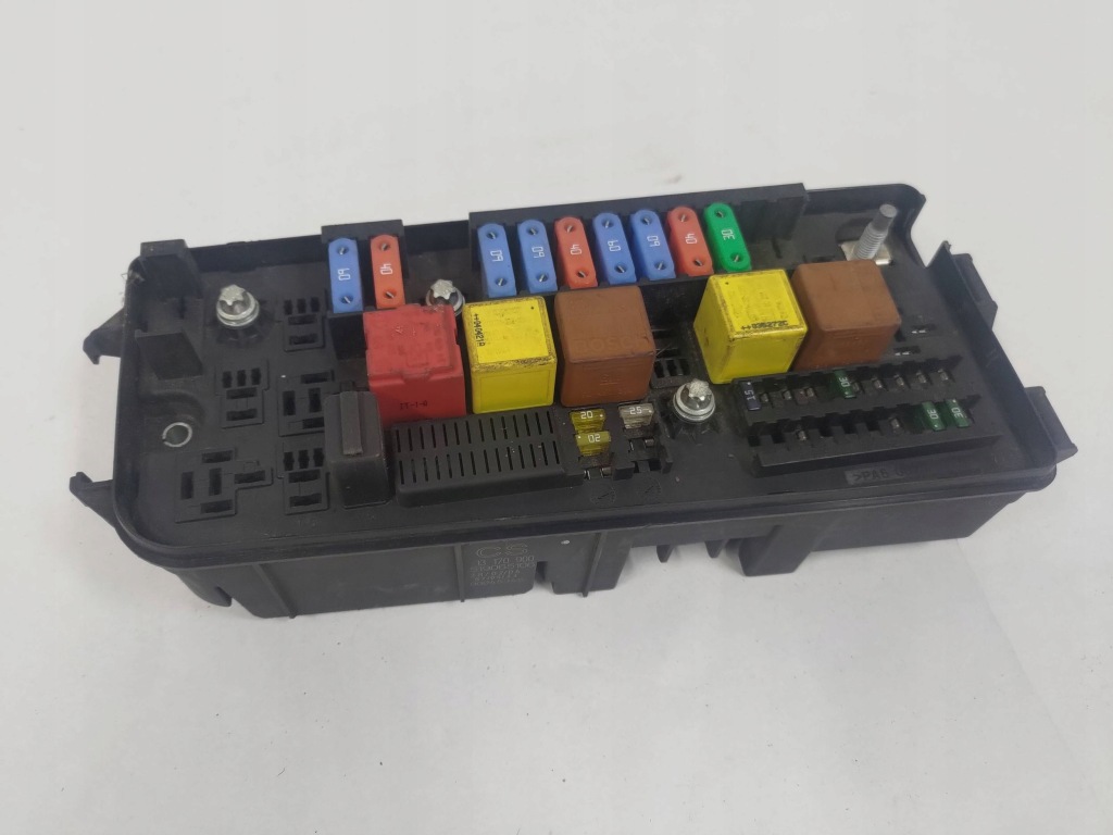 фото №1, Opel vectra c коробка предохранителей 13170900