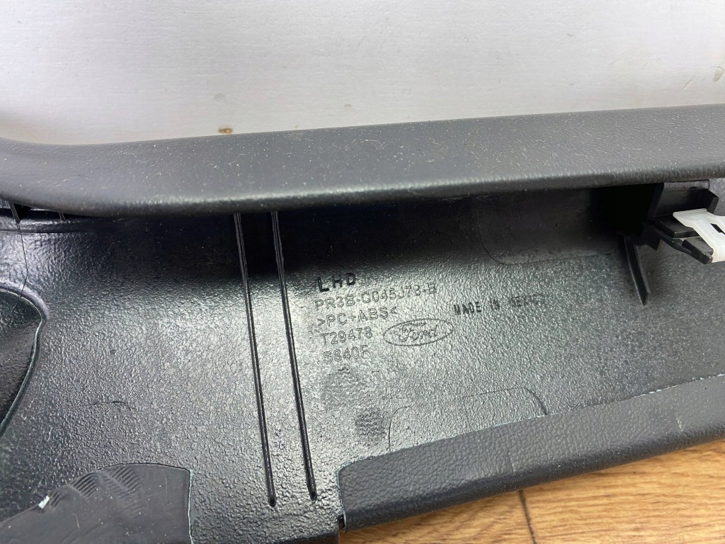 Молдинг декоративная декоративная  панели ford mustang vii s650 mk7 2024+ Цена