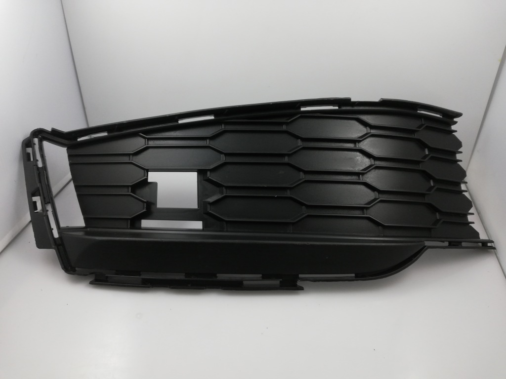 фото №1, Skoda kamiq решітка бампера ліва 658807367