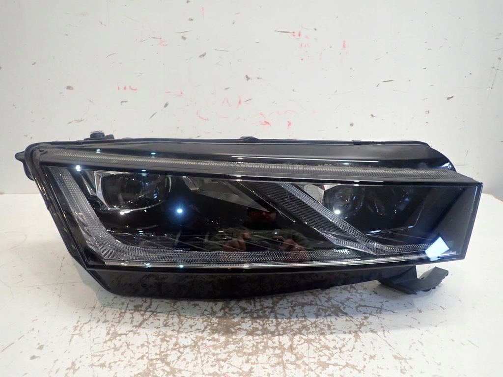 фото №1, Лампа перед правая skoda octavia iv full led