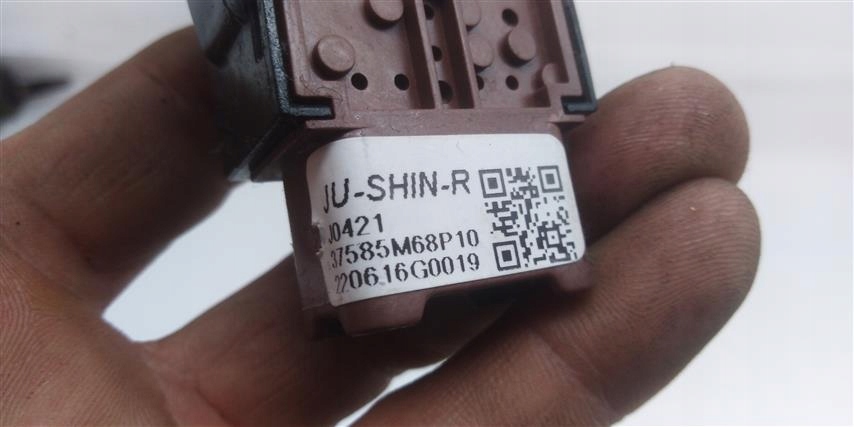 фото №5, Кнопка esp suzuki baleno ii 15- 37585m68p10