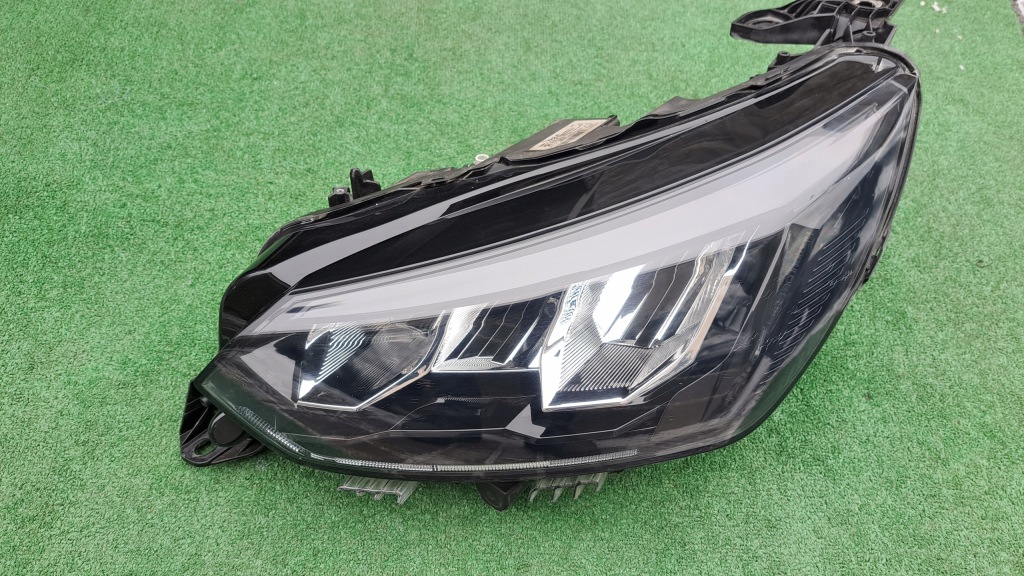 фото №1, Peugeot 2008 2 ii full led лампа передняя