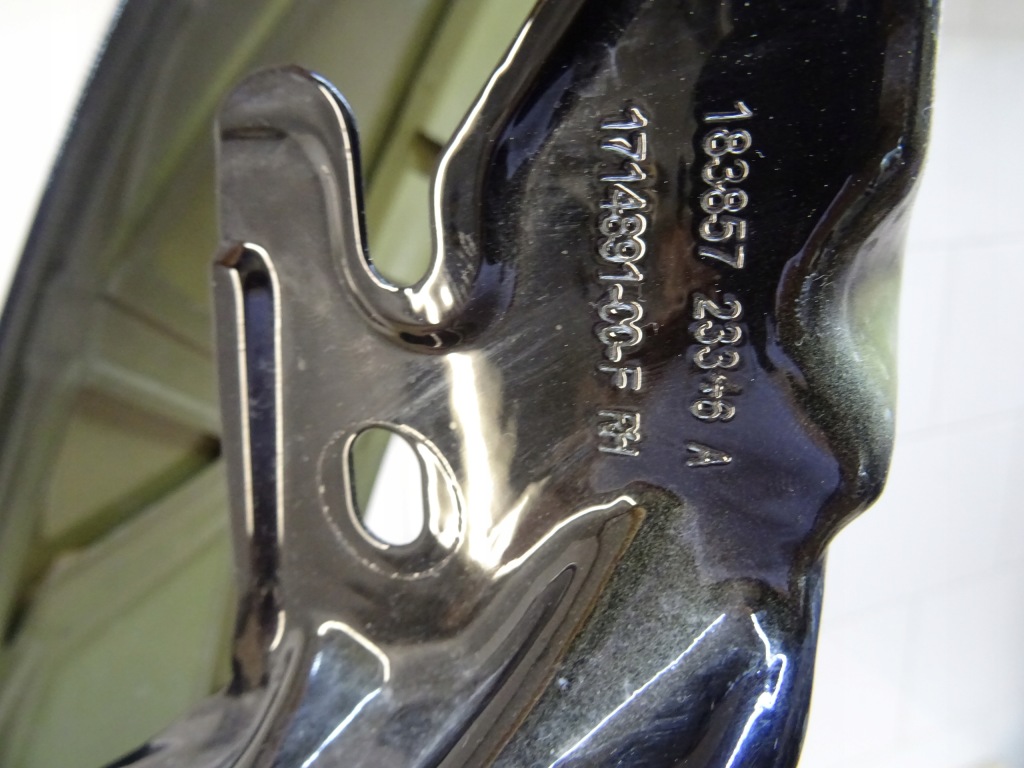 Tesla model 3 рестайлинг  крыло  перед правый  1714891-00-f llu Оригинал