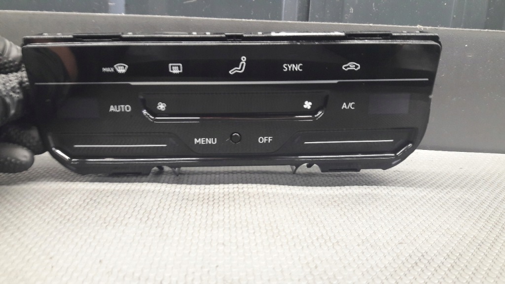 фото №1, 3g8907056f панель кондиционера vw tiguan allspace 2