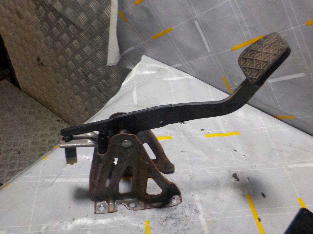 Купити Mercedes sprinter w910 педаль гальма a9102902400