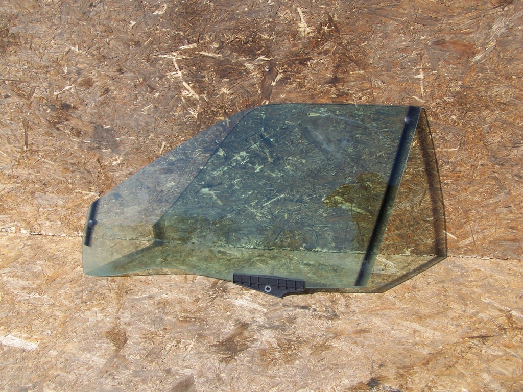 фото №1, Скло бічна двері ліва перед audi 80 b4