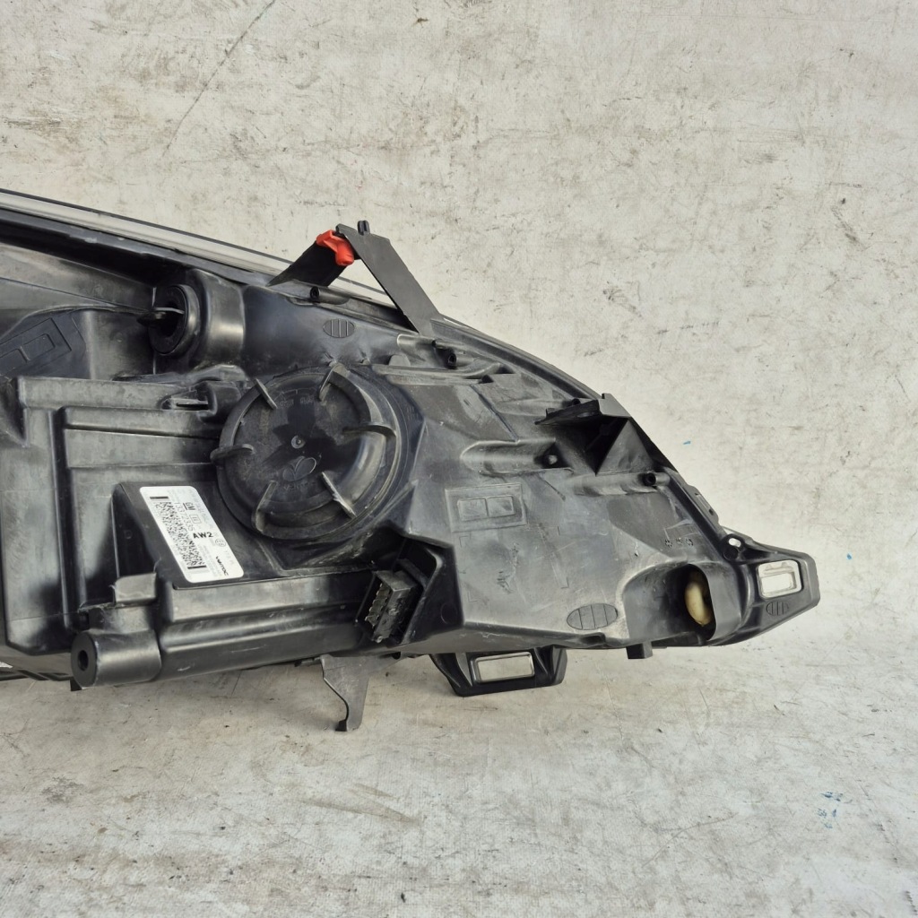 Opel meriva b рестайлинг  08- лампа левая перед передняя 13372335 Цена