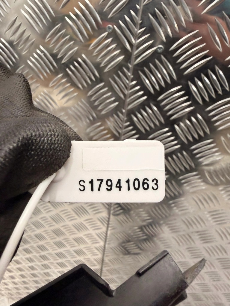 фото №12, Жабо ліва праве комплект peugeot 208 i 1 9673303577 9673303080