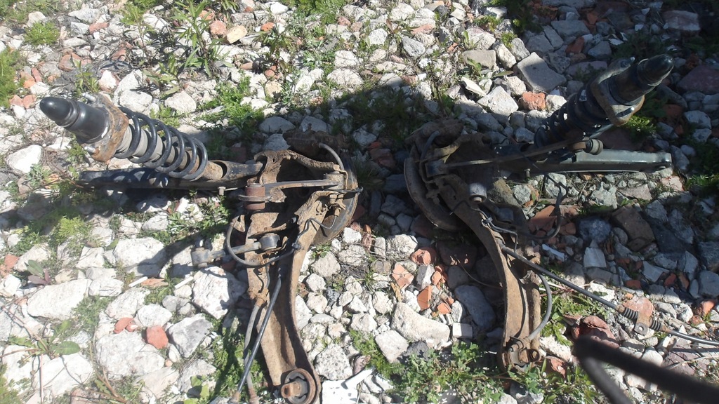 фото №1, Поворотный кулак рычаг левый задняя jeep patriot 2.4 автоматическая коробка передач