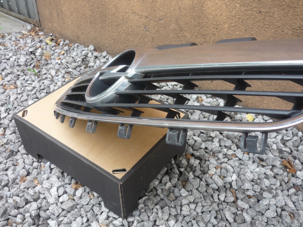 Решётка радиатора решётка радиатора хром opel zafira b bardzo ładna 05-08 в Украине