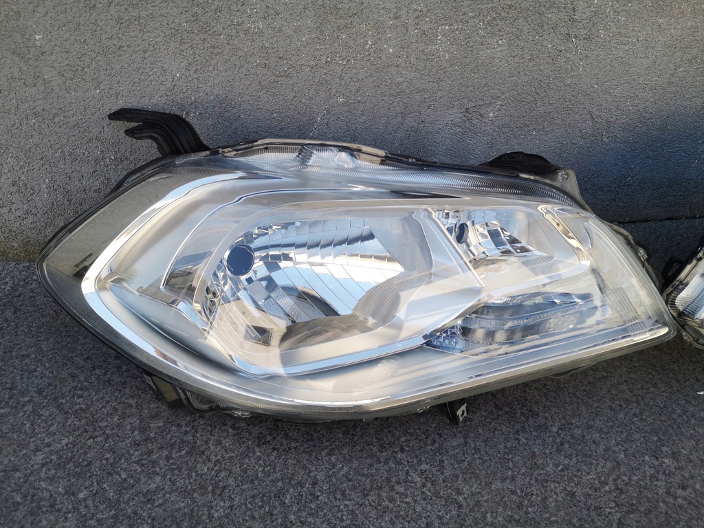 фото №1, Suzuki sx4 cross 14- фара правый