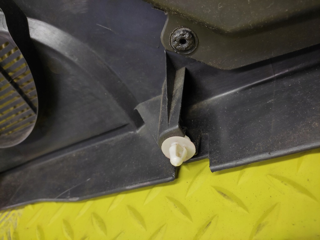 фото №9, Daihatsu yrv обивка дверь левый перед