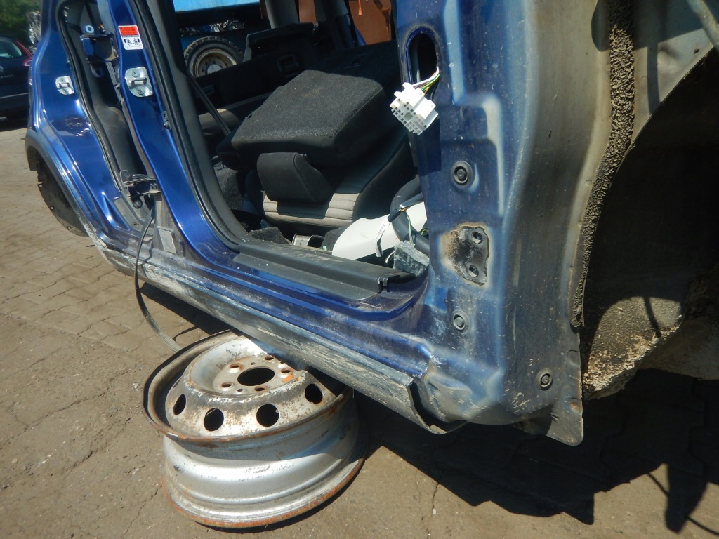 фото №3, Sedici 09- поріг правий блок двигуна середній чверть