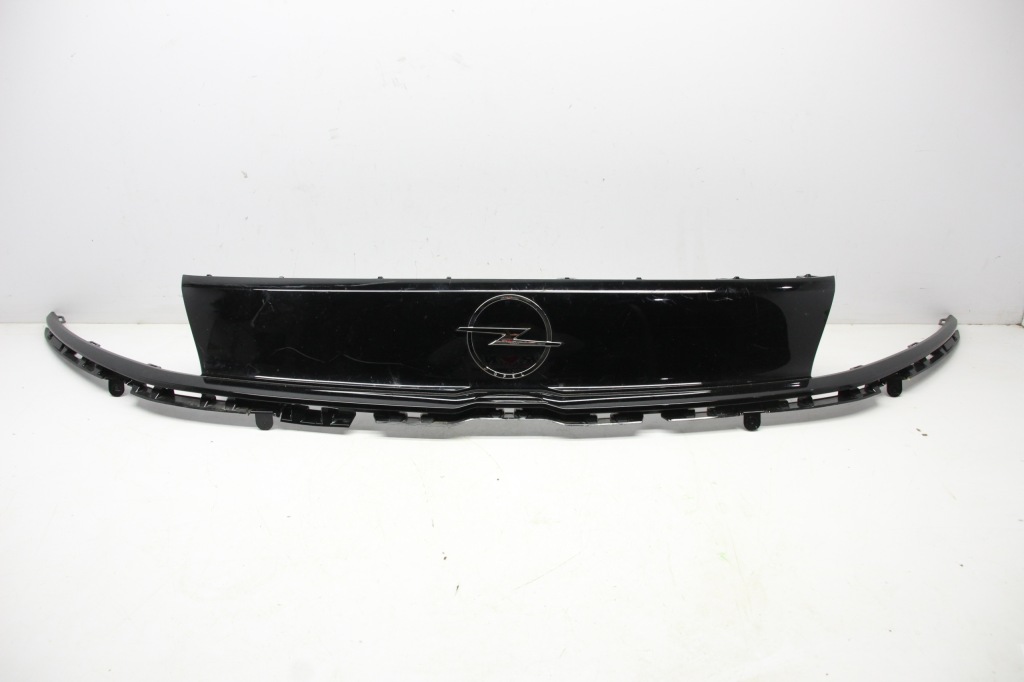 фото №1, Решітка радіатора решітка радіатора logo бампера перед opel combo model 24- 9855863480