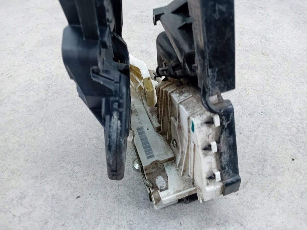 Замок дверь правый задний  merc. klasa a w169 a1699992899 1697302235 983495-000 Недорого