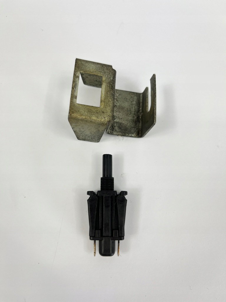 Датчик кінцевик сигналізація з кронштейн mercedes w201 w124 w126 2018201110 в Україні