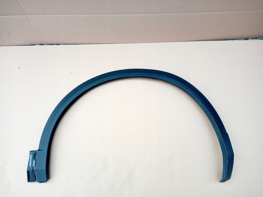 фото №1, Vw t-roc r-line права молдинг крила перед 2017r-