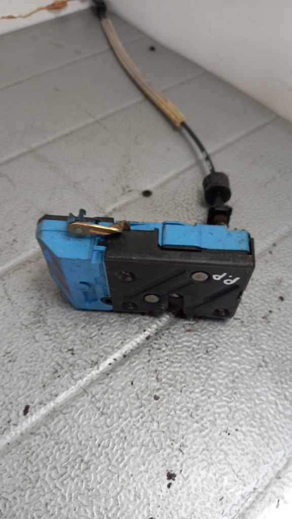 фото №1, Замок правый перед volvo s60 02r 8pin