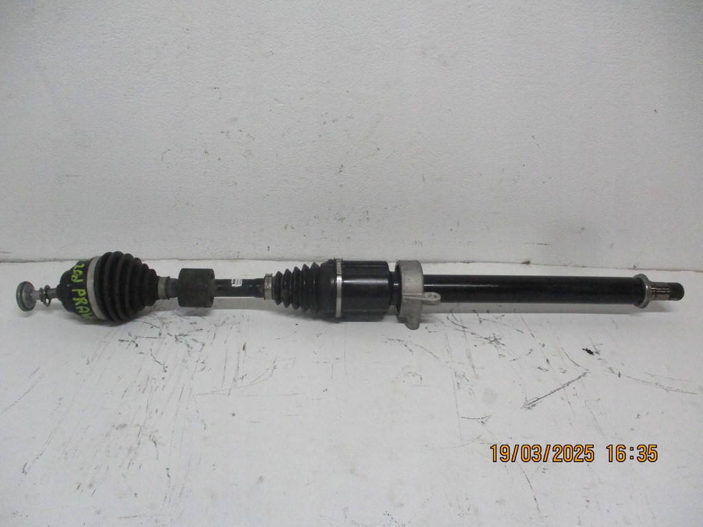фото №1, Приводной вал правая bmw x2 u10 5a44ab8 передняя