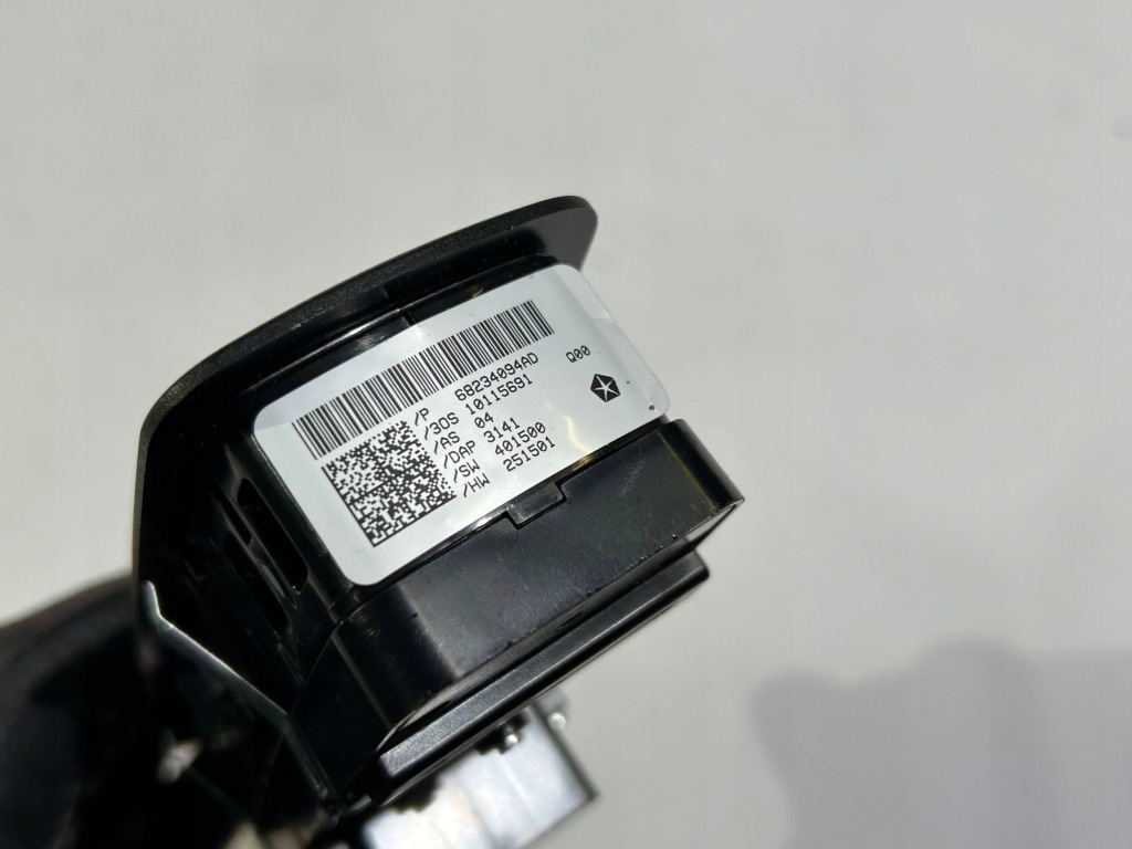 Панель модуль переключатель управление стекло водителя chrysler pacifica 2021- Цена