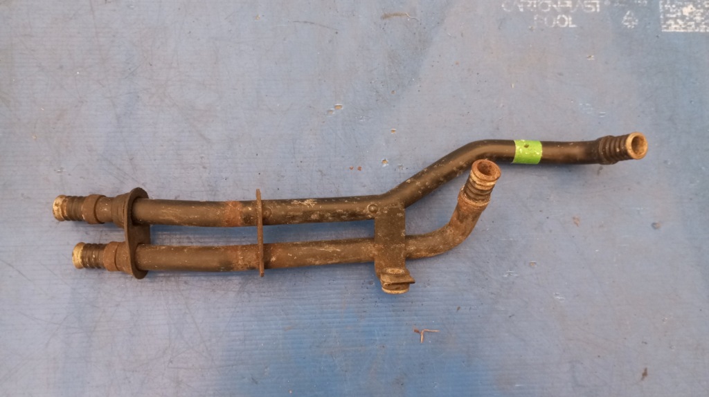 8362967 bmw 5 e39 труба шланг воды радиатора Оригинал