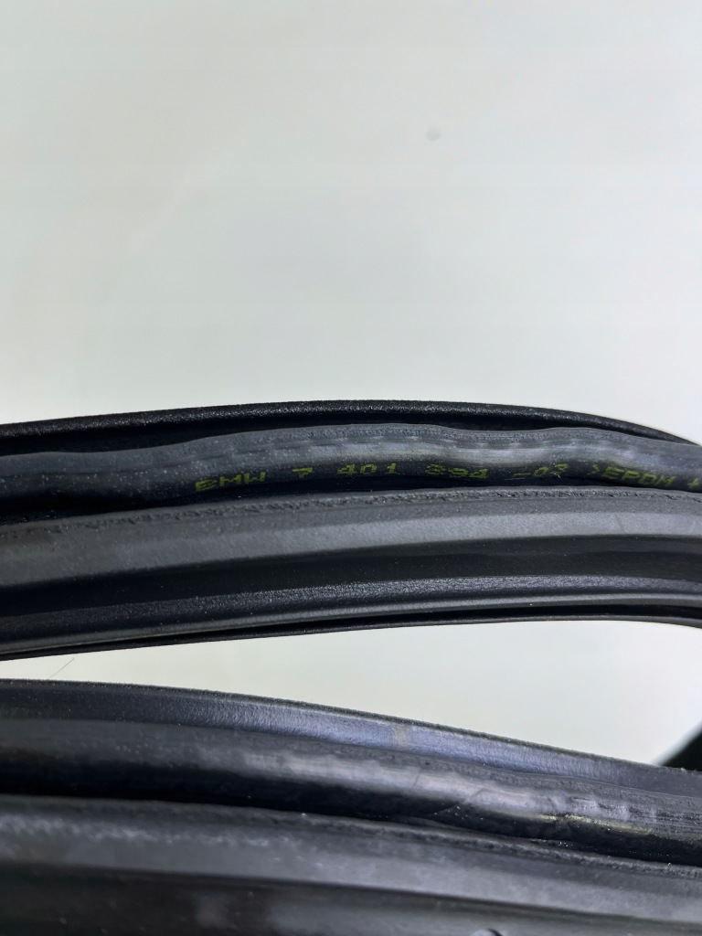 фото №12, Bmw f36 прокладка кузовная дверь задних левых правых 7401894