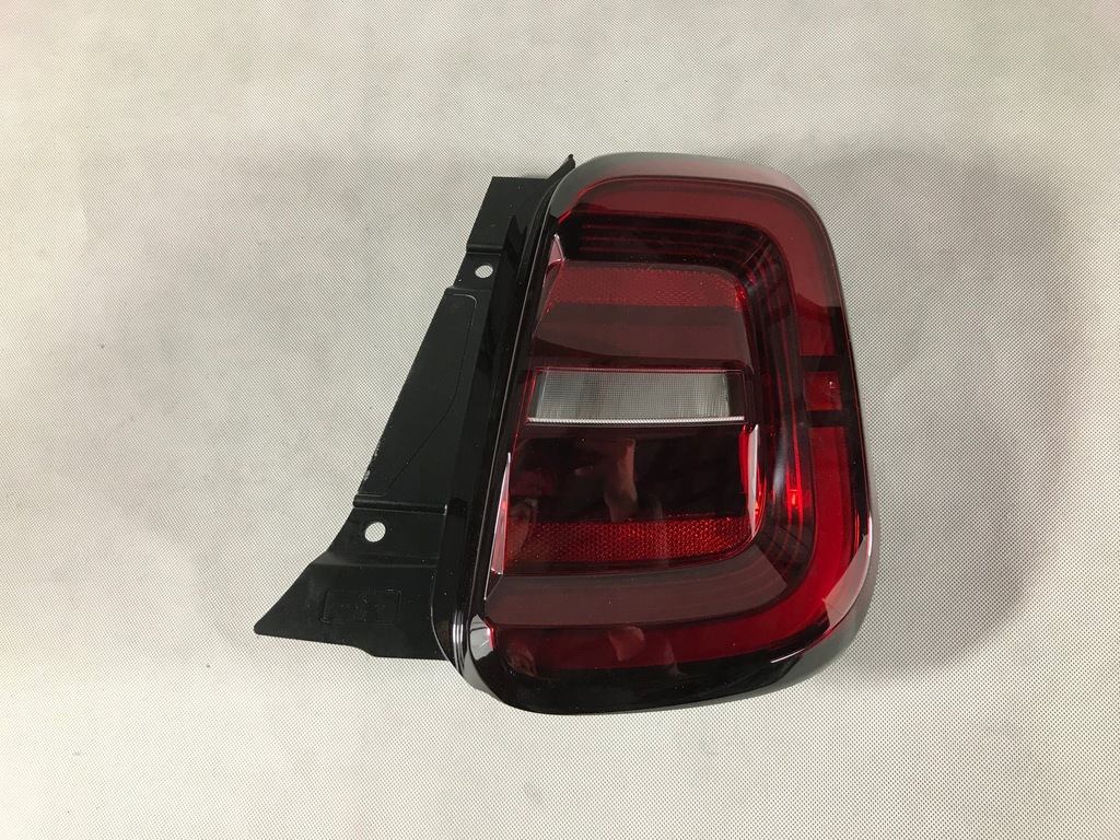 фото №1, Fiat 500e electric 20- лампа задня права led europ