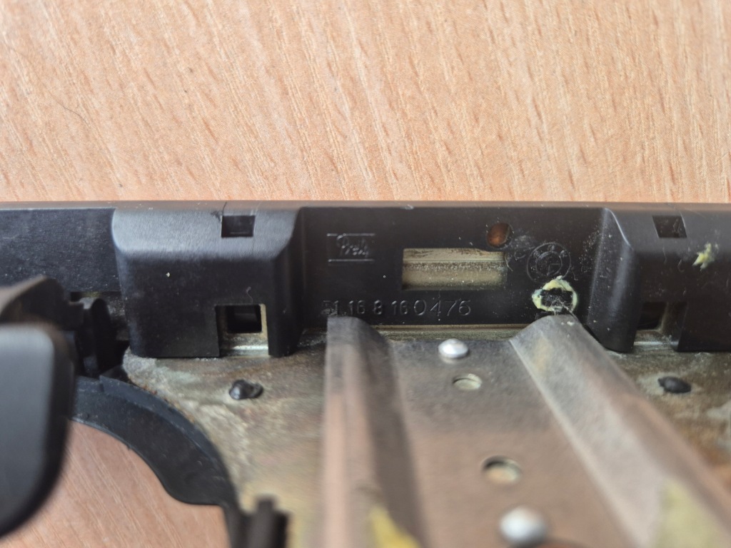 Bmw e38 кронштейн на напої чашки cup тримач 51168160476 8160476 панель  перед в Україні