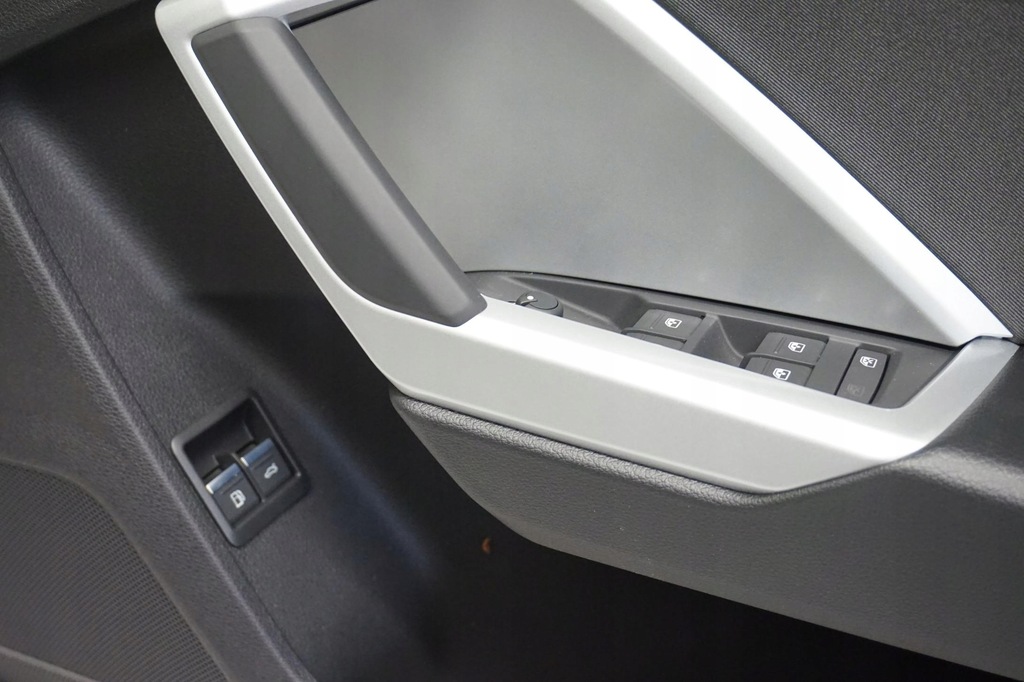 фото №11, Обивка обшивка правый передний audi q3 ii f3 83a 83c867106f