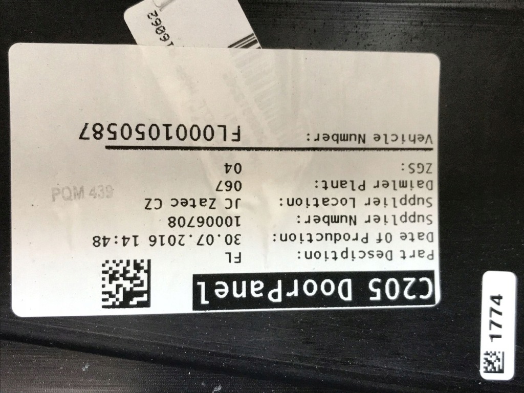 Mercedes w205 кабріолет  amg обшивка двері ліва Оригінал