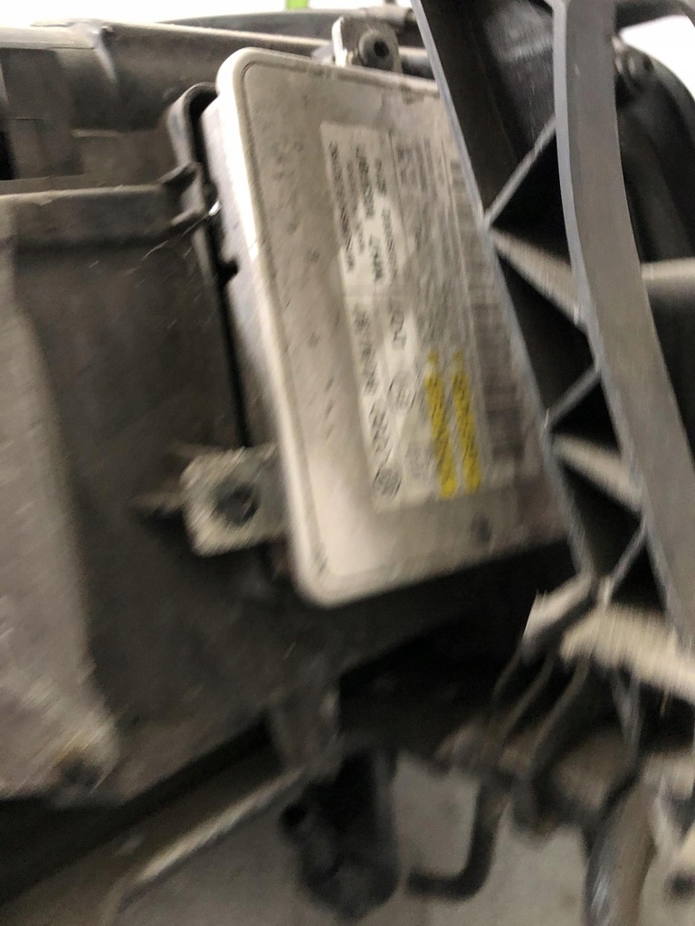 фото №8, Audi a4 b8 ксенон лампа левая перед 8k0941003