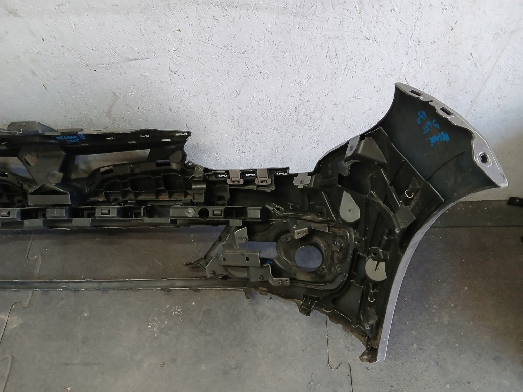 Бампер перед renault megane iii 3 lift 13- в Украине