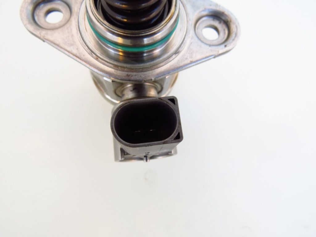 Насос топливной  wysokiego давления датчик mercedes w218 w212 4.7 v8 Киев