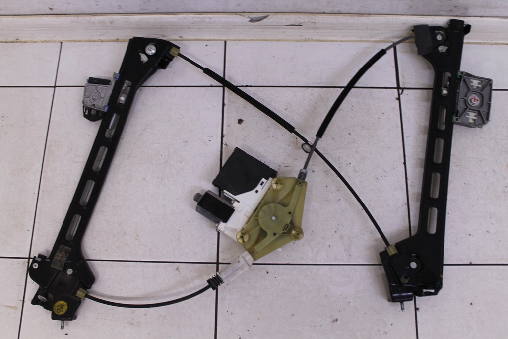 фото №1, Audi r8 420 підйомник механізм правий 420959802 eu